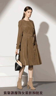 丽莫女装尾货折扣批发 优质时尚品牌服装的实惠之选